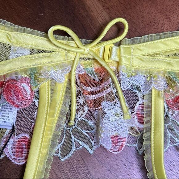 for Love & Lemons garter belt 🔥 yellow with cherry lace 🔥 NWT 🔥 extra small - Picture 9 of 13